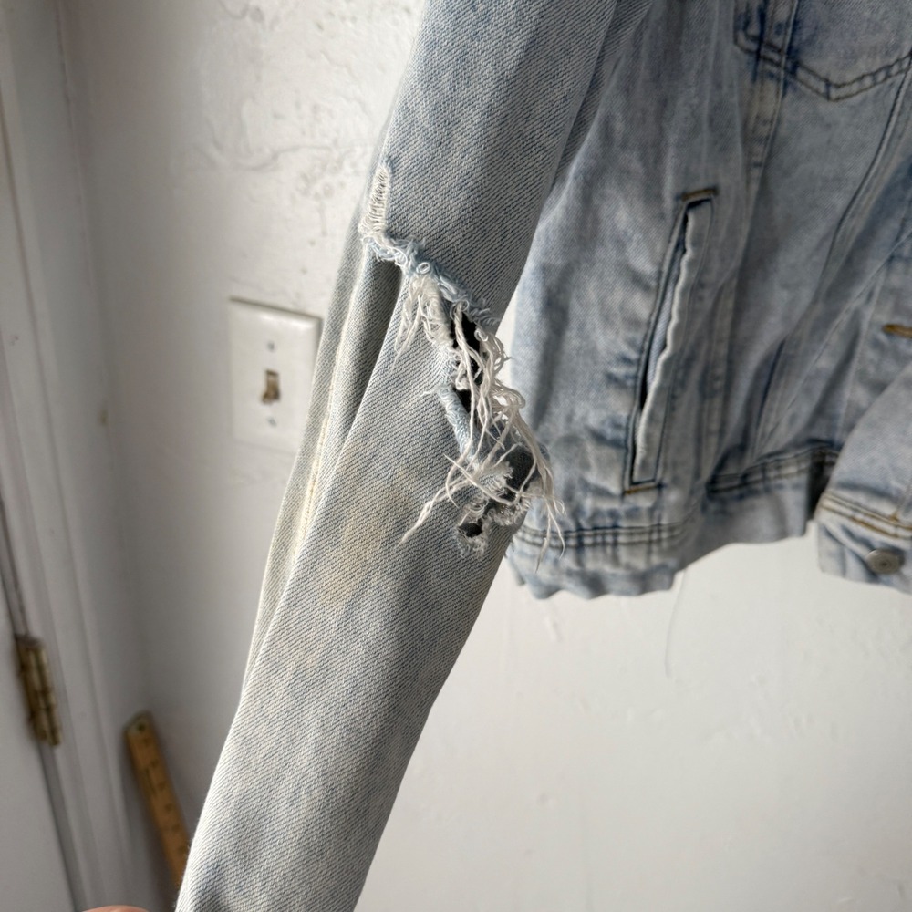 Free People Distressed Light Wash Denim Jacket Women's L‎ Boho Festival Western - Picture 4 of 10